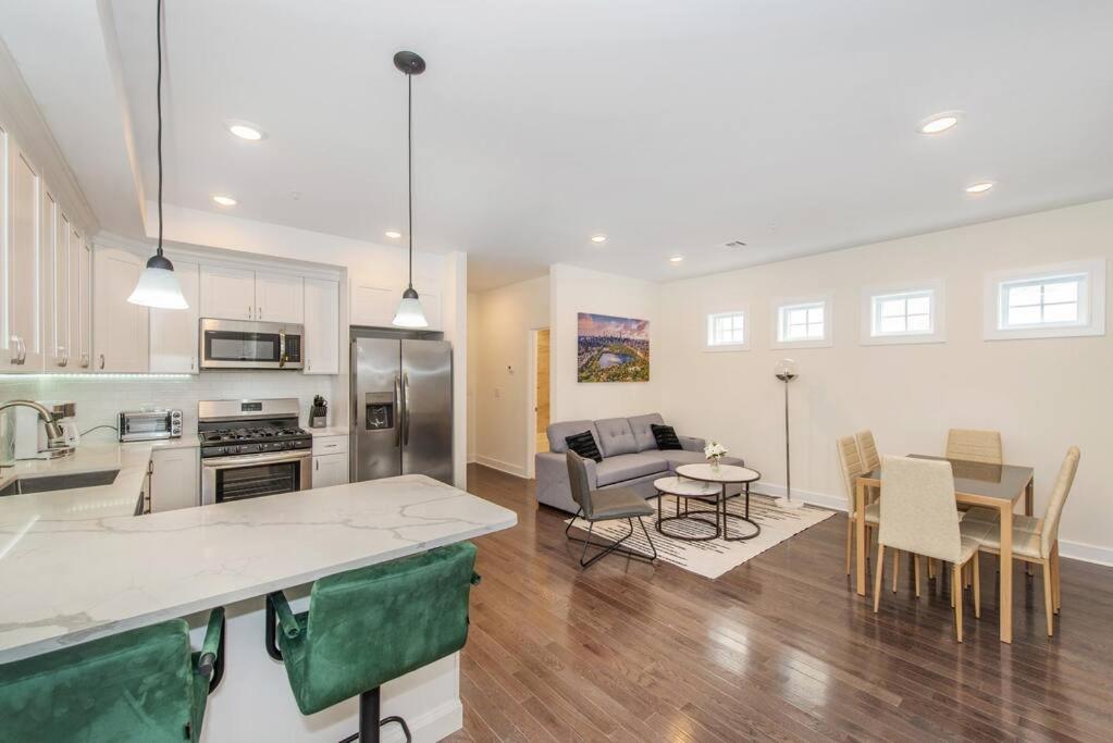 Stylish Chic Condo Nyc At Fingertips North Bergen Exterior foto