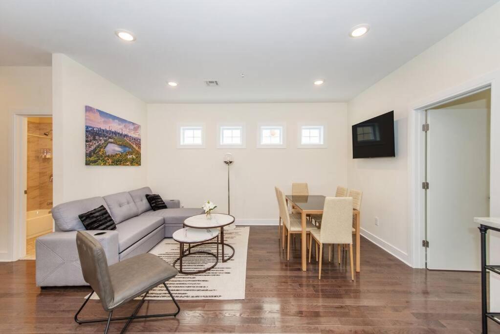 Stylish Chic Condo Nyc At Fingertips North Bergen Exterior foto
