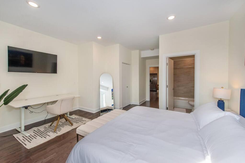 Stylish Chic Condo Nyc At Fingertips North Bergen Exterior foto